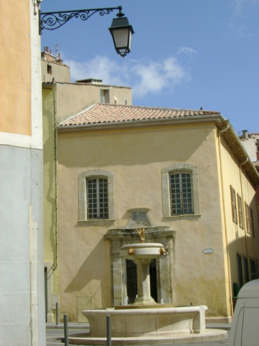 place de la halle 2